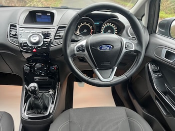 Used Ford Fiesta 2015 for sale - 76976534: Photo