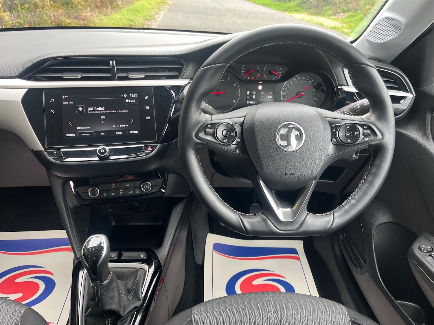 Used Vauxhall Corsa for sale - 76728089: Photo 2