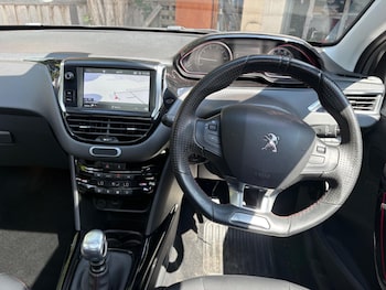 Used Peugeot 2008 2019 for sale - 79373224: Photo