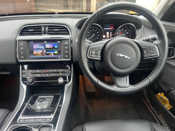 Used Jaguar XE for sale - 76238650: Photo 2
