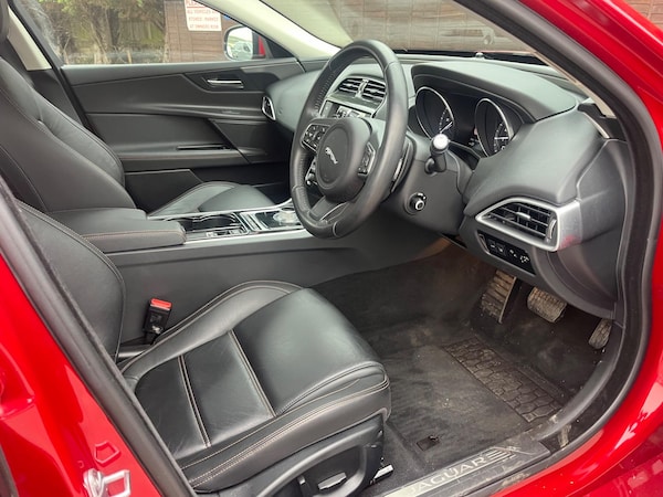 Used Jaguar XE for sale - 76238650: Photo 4