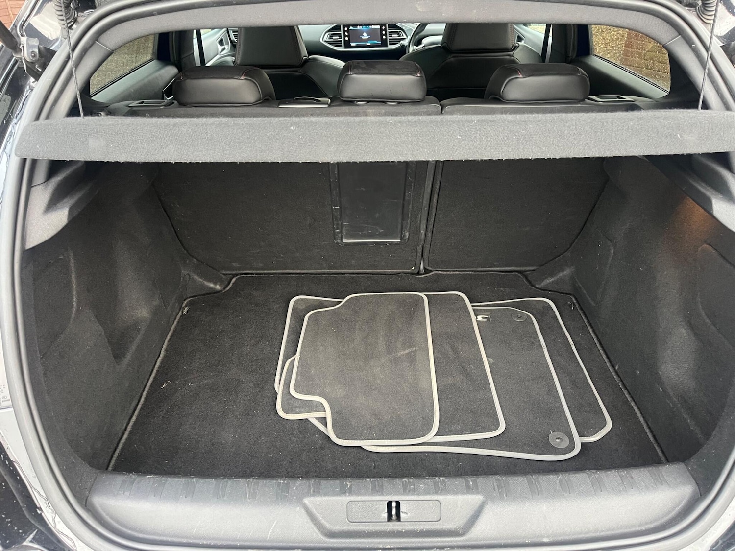 Used Peugeot 308 2017 for sale - 77175205: Photo 17