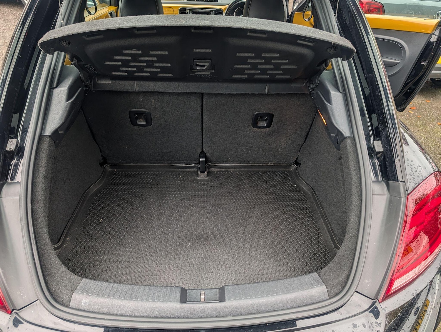 Used Volkswagen Beetle 2017 for sale - 76991581: Photo 12