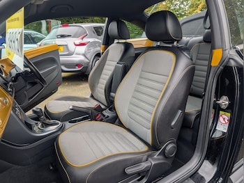 Used Volkswagen Beetle 2017 for sale - 76991581: Photo