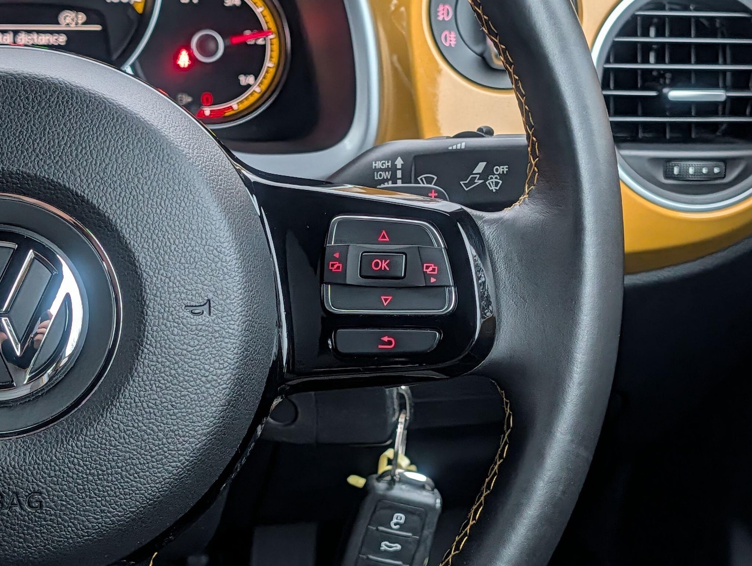 Used Volkswagen Beetle 2017 for sale - 76991581: Photo 41