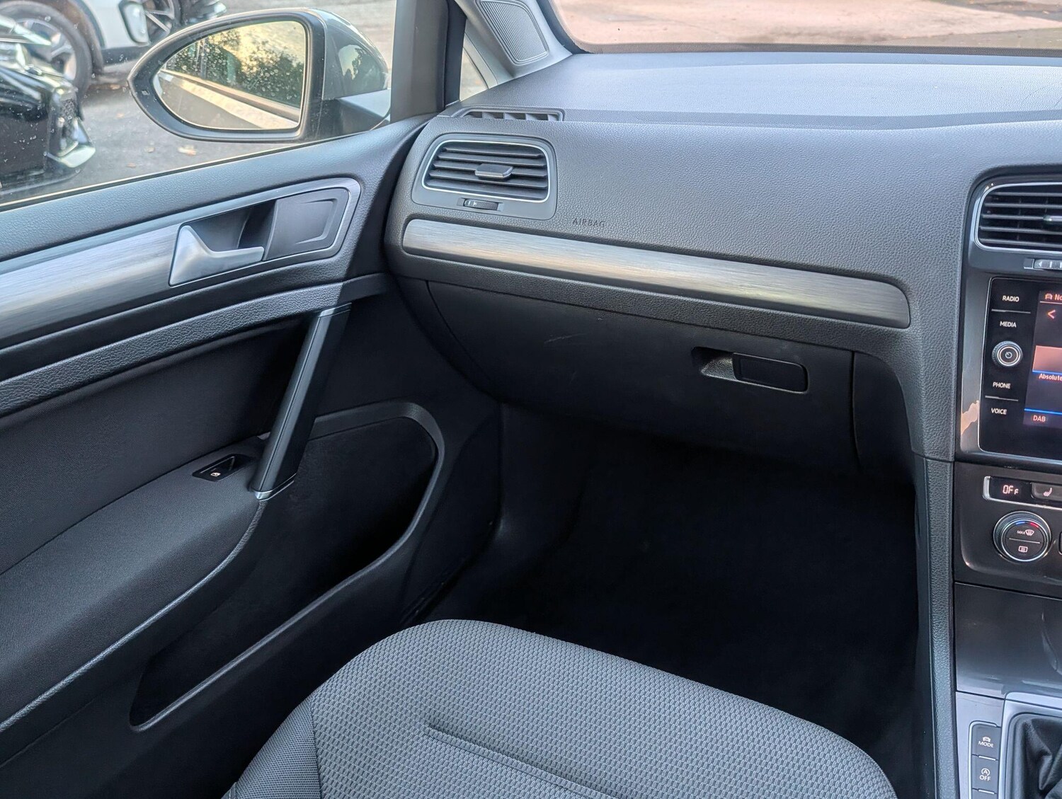 Used Volkswagen Golf 2020 for sale - 75808579: Photo 20