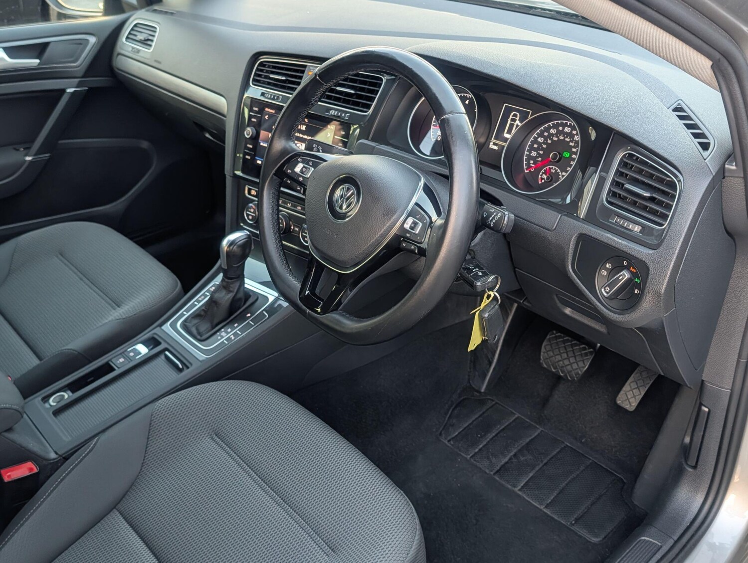 Used Volkswagen Golf 2020 for sale - 75808579: Photo 27