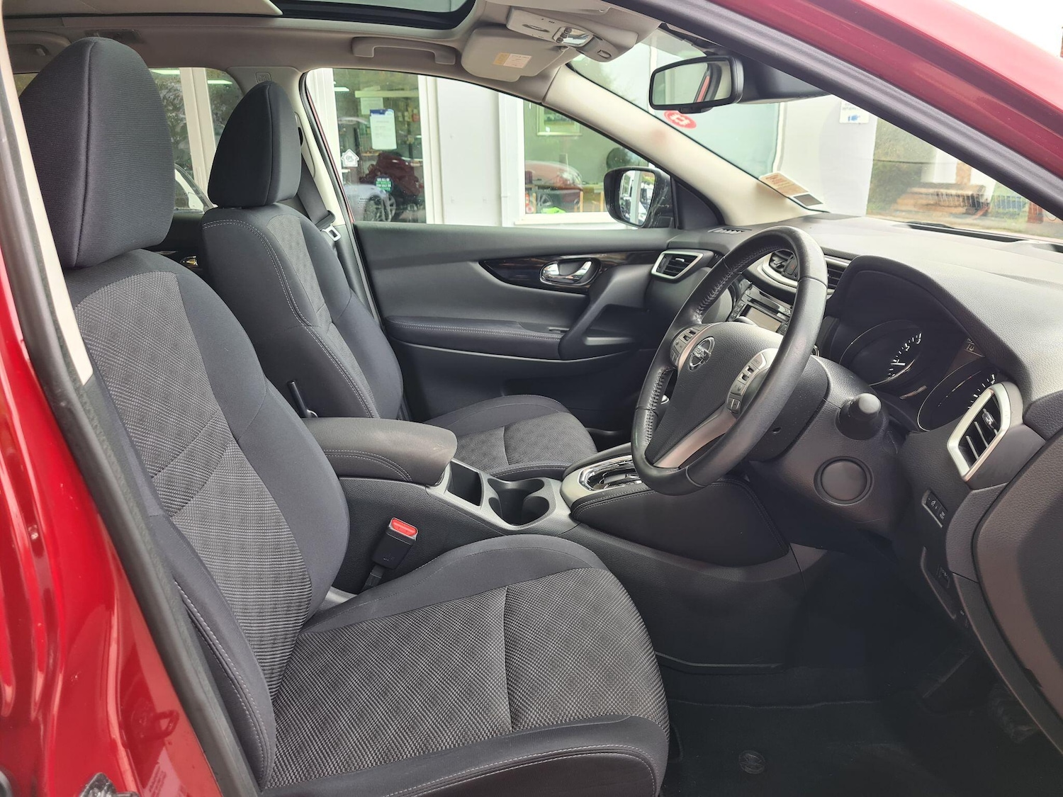 Used Nissan Qashqai 2015 for sale - 76422707: Photo 6