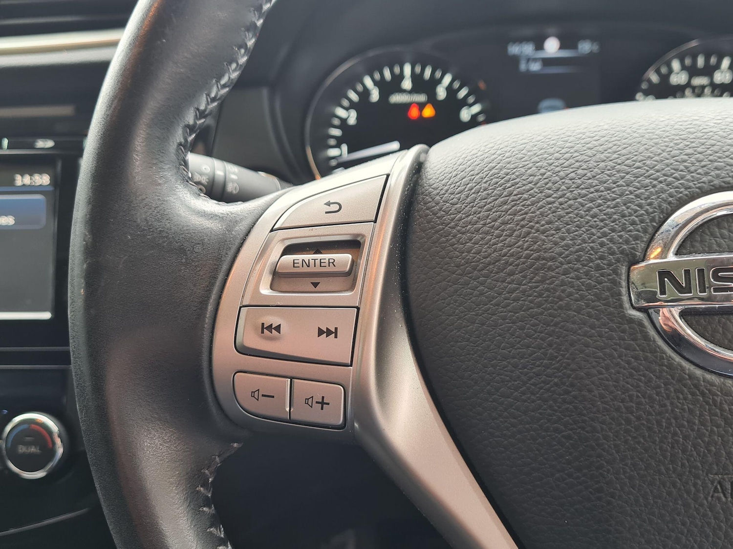 Used Nissan Qashqai 2015 for sale - 76422707: Photo 8