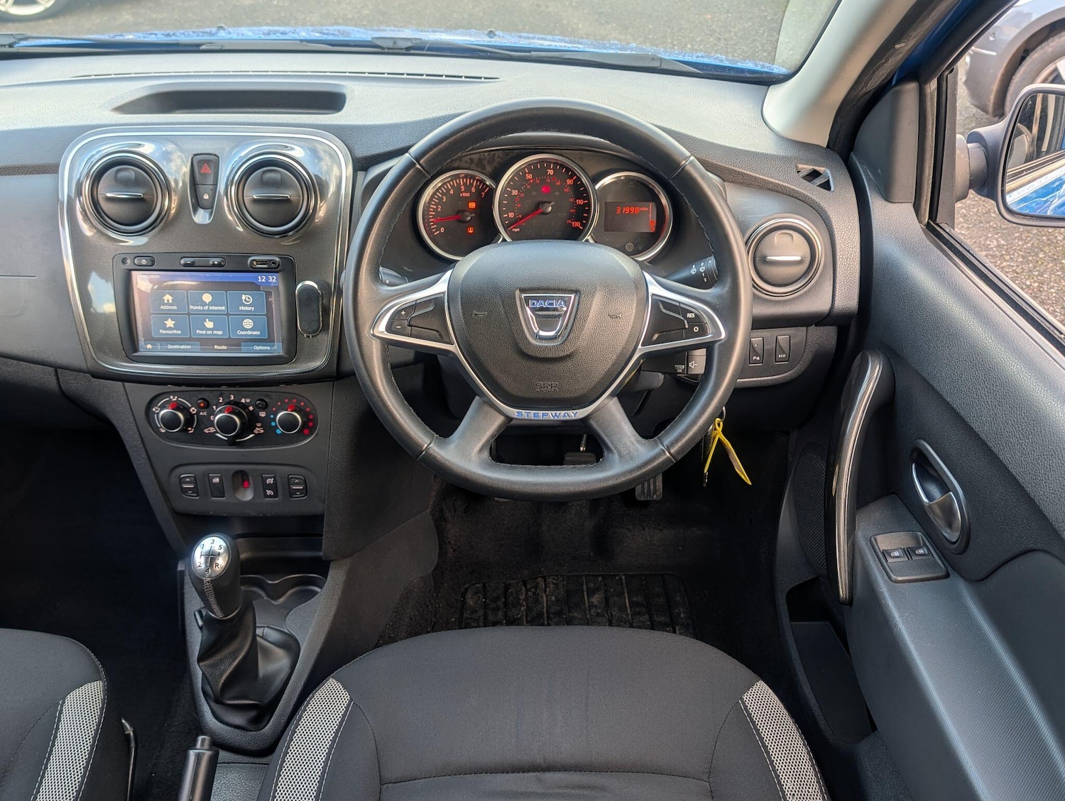 Used Dacia Sandero Stepway 2018 for sale - 76644875: Photo 38