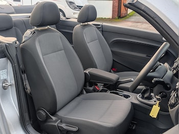 Used Volkswagen Beetle 2016 for sale - 76994160: Photo