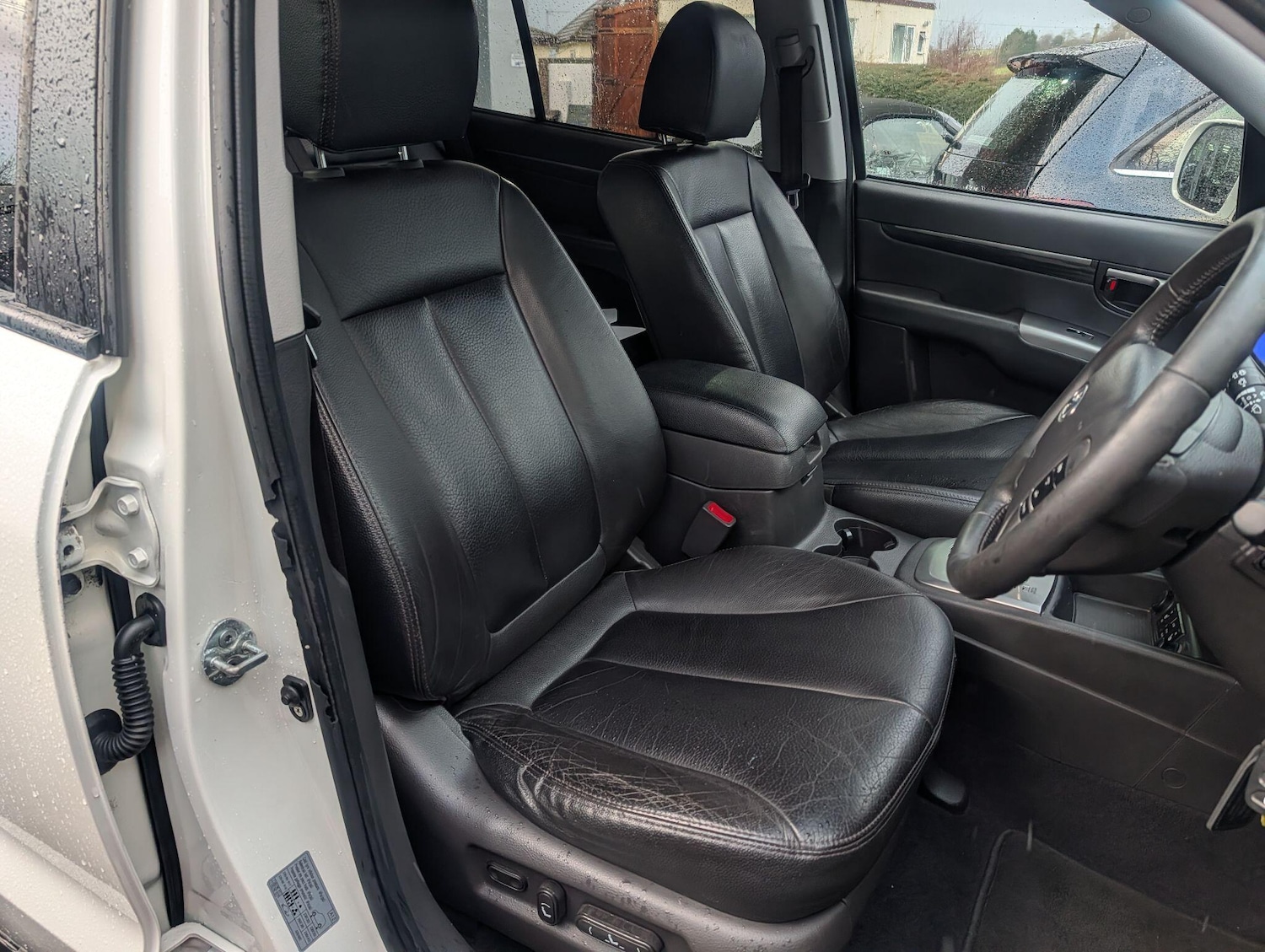 Used Hyundai Santa Fe 2010 for sale - 77230414: Photo 36