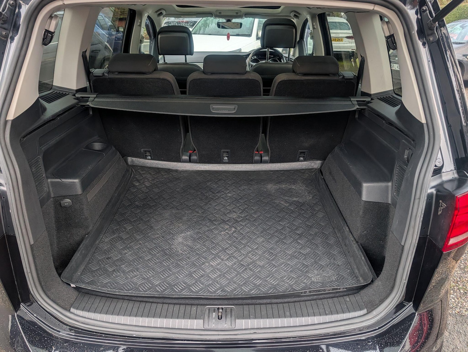 Used Volkswagen Touran 2016 for sale - 77345340: Photo 20