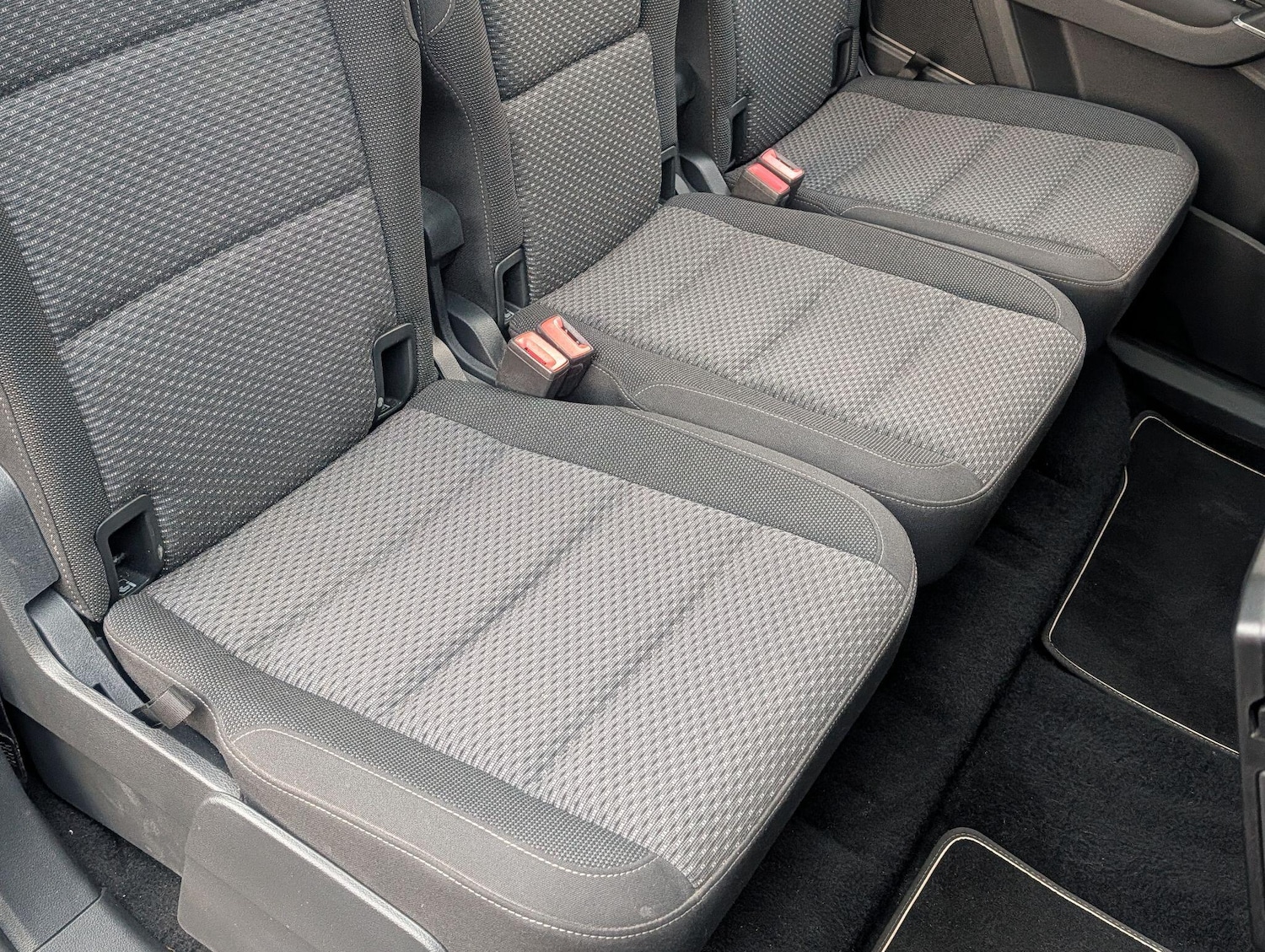 Used Volkswagen Touran 2016 for sale - 77345340: Photo 24