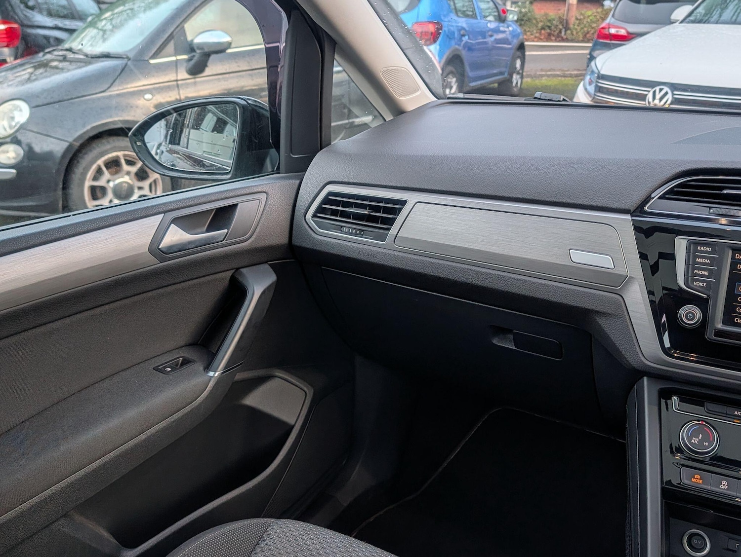 Used Volkswagen Touran 2016 for sale - 77345340: Photo 27