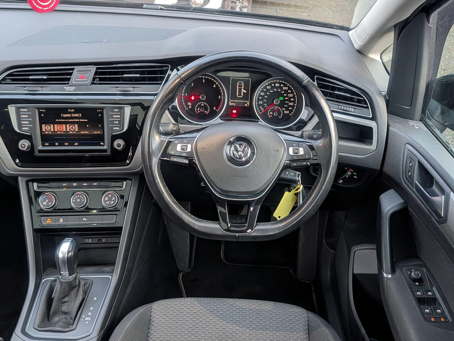 Used Volkswagen Touran 2016 for sale - 77345340: Photo 33