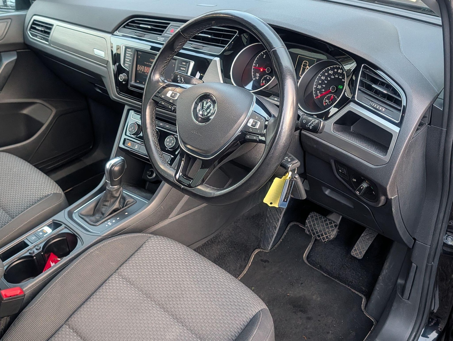 Used Volkswagen Touran 2016 for sale - 77345340: Photo 39