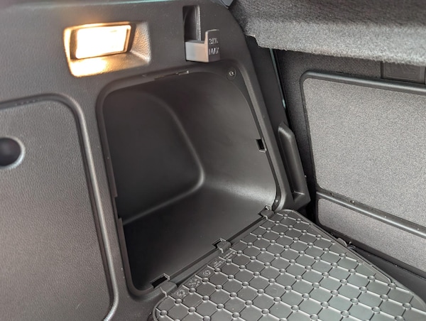 Used Vauxhall Meriva 2015 for sale - 75492455: Photo 23