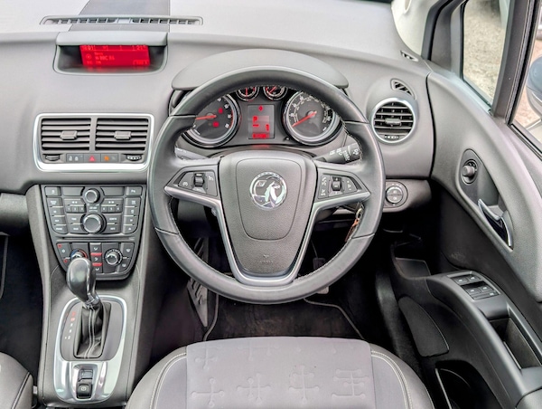 Used Vauxhall Meriva 2015 for sale - 75492455: Photo 2