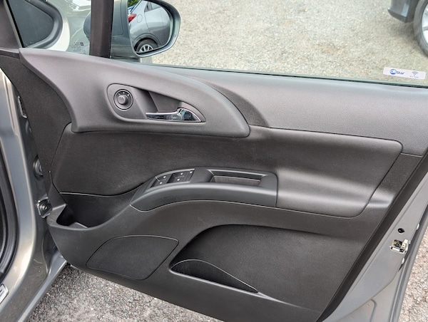 Used Vauxhall Meriva 2015 for sale - 75492455: Photo 32