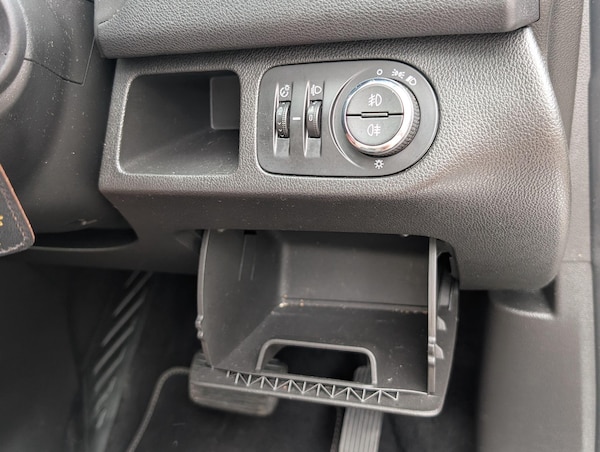 Used Vauxhall Meriva 2015 for sale - 75492455: Photo 49