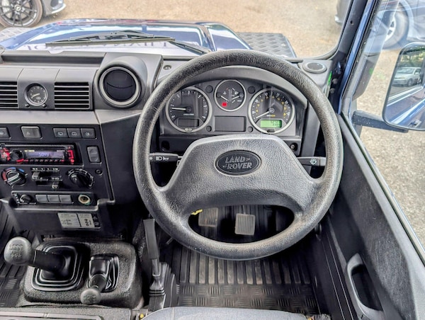 Used Land Rover Defender 90 2010 for sale - 73858248: Photo 2
