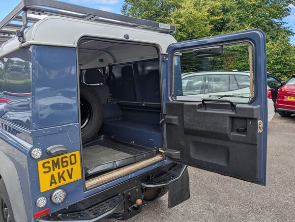 Used Land Rover Defender 90 2010 for sale - 73858248: Photo 33