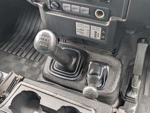 Used Land Rover Defender 90 2010 for sale - 73858248: Photo 38