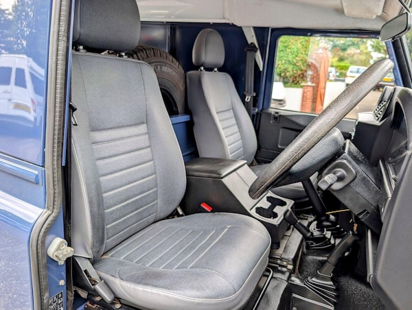 Used Land Rover Defender 90 2010 for sale - 73858248: Photo 3