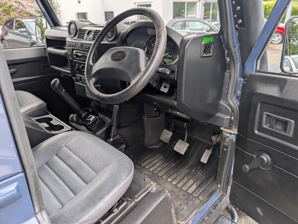 Used Land Rover Defender 90 2010 for sale - 73858248: Photo 44