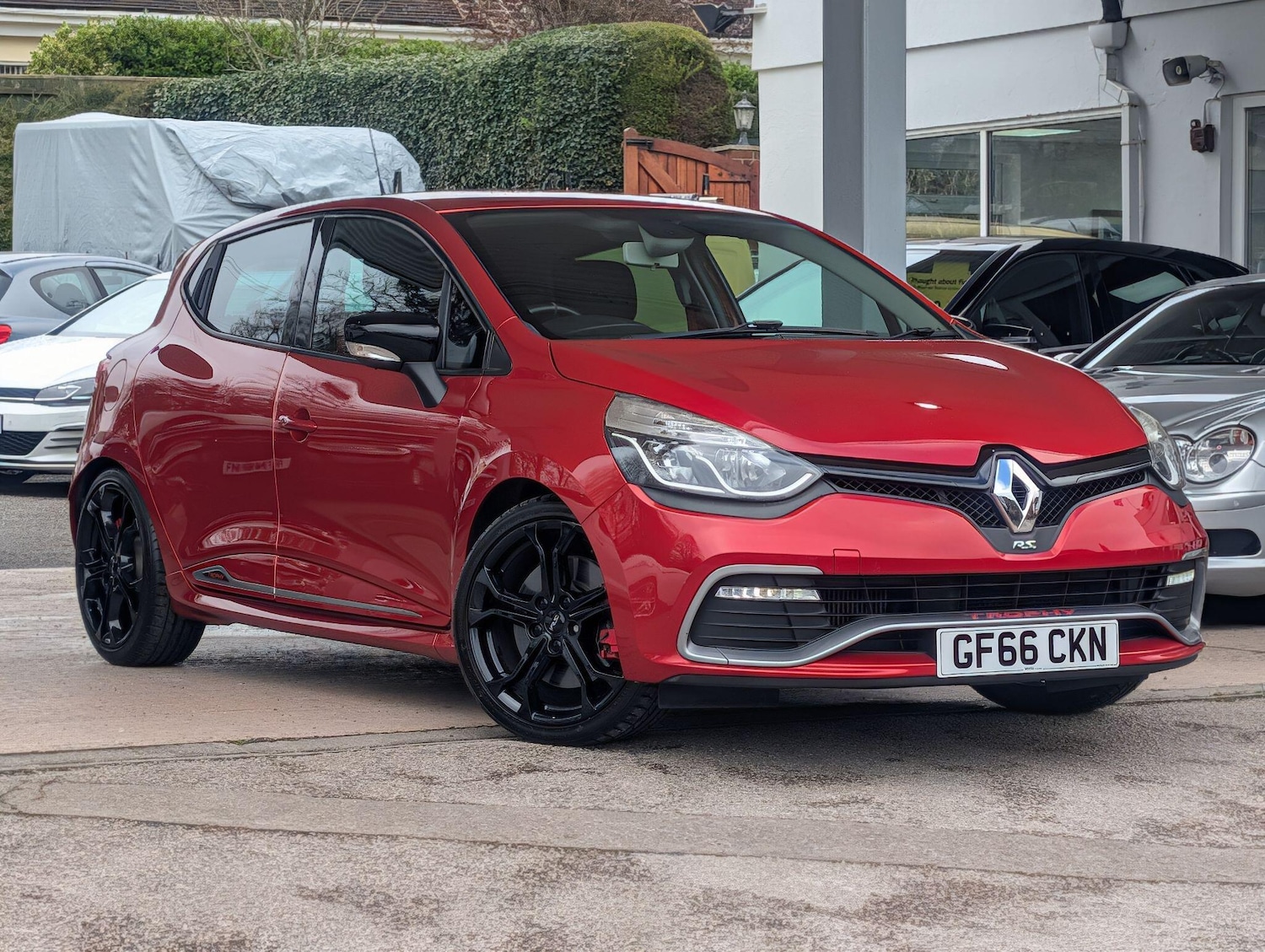 Used Renault Clio for sale - 77925305: Photo 2