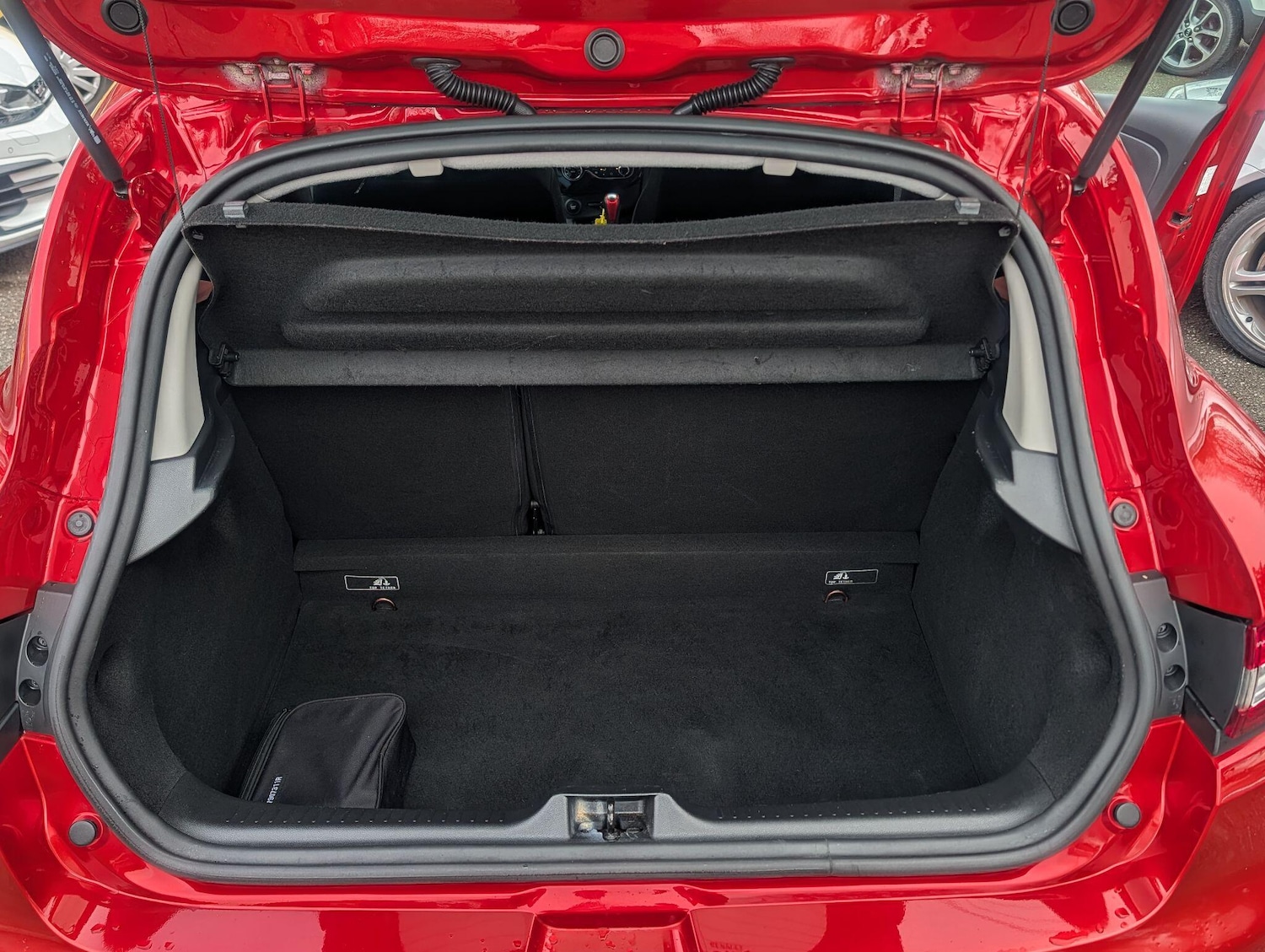 Used Renault Clio for sale - 77925305: Photo 28