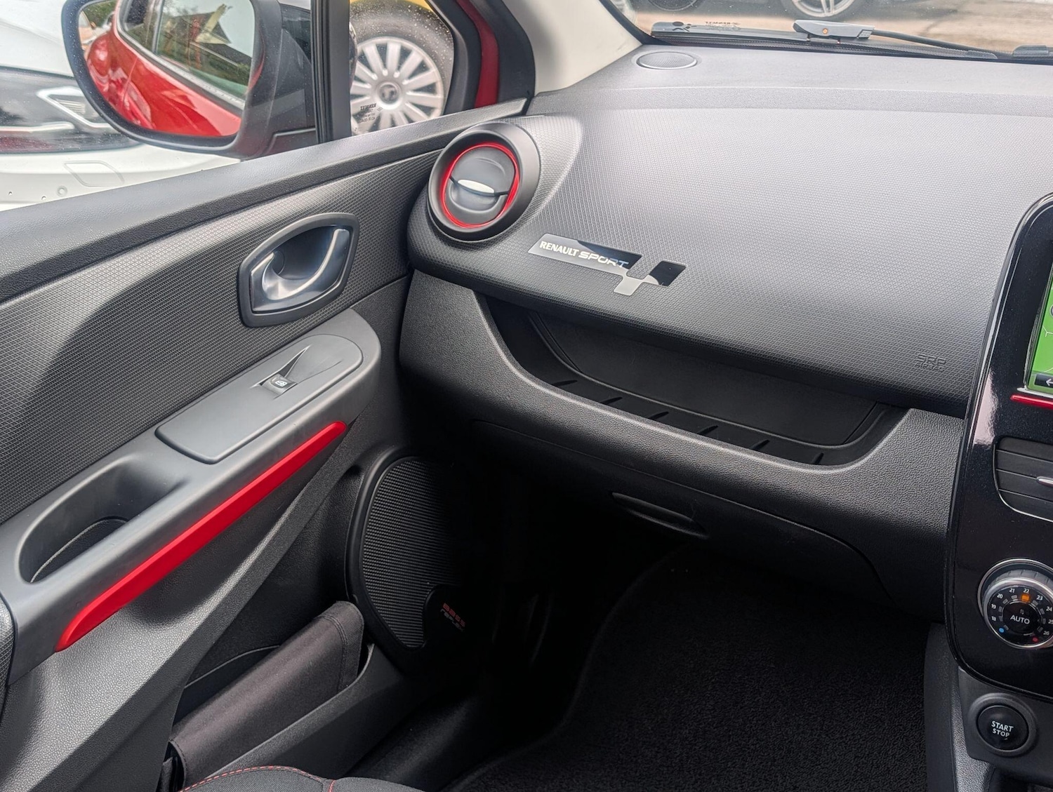 Used Renault Clio for sale - 77925305: Photo 35