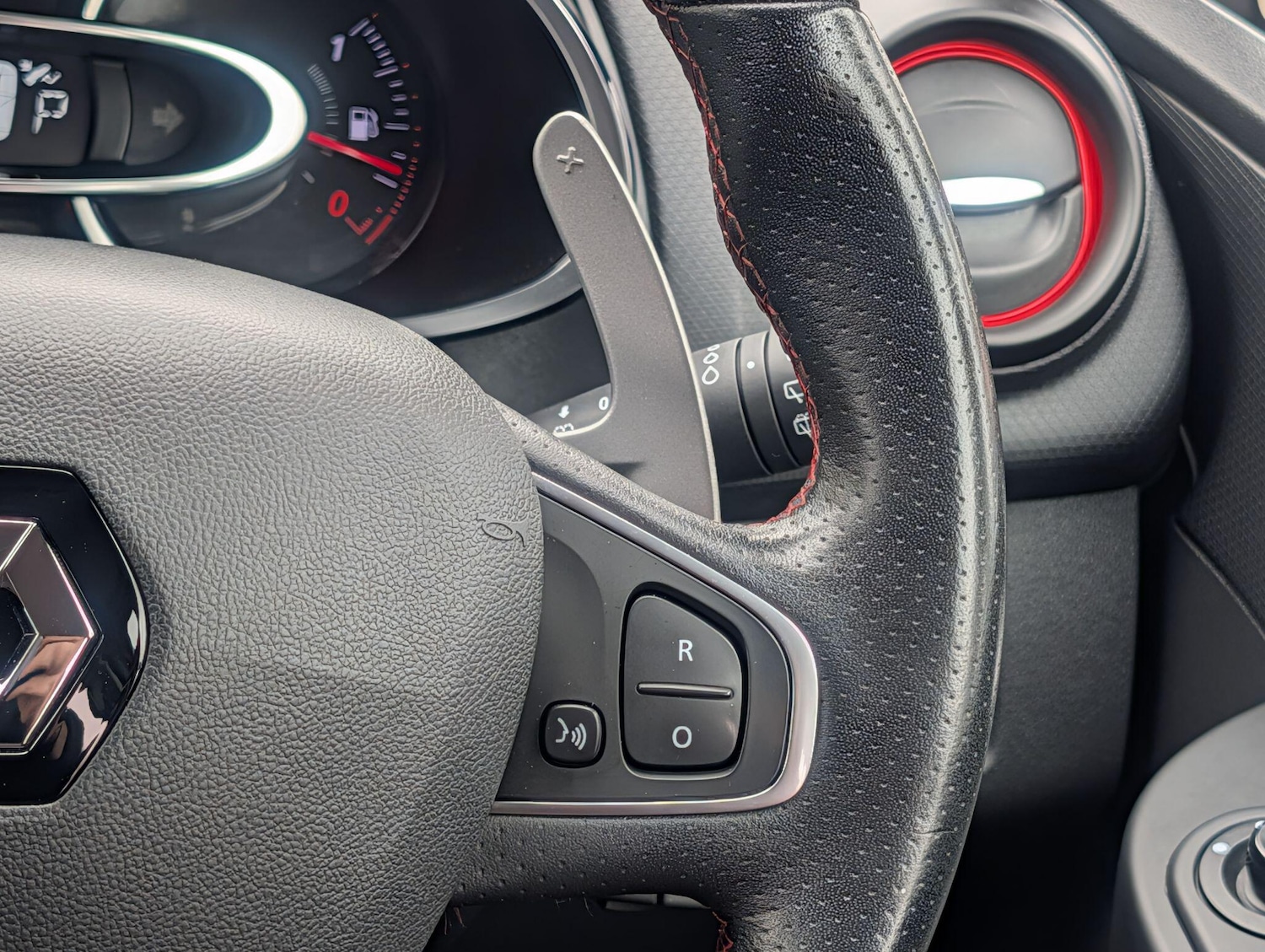 Used Renault Clio for sale - 77925305: Photo 46