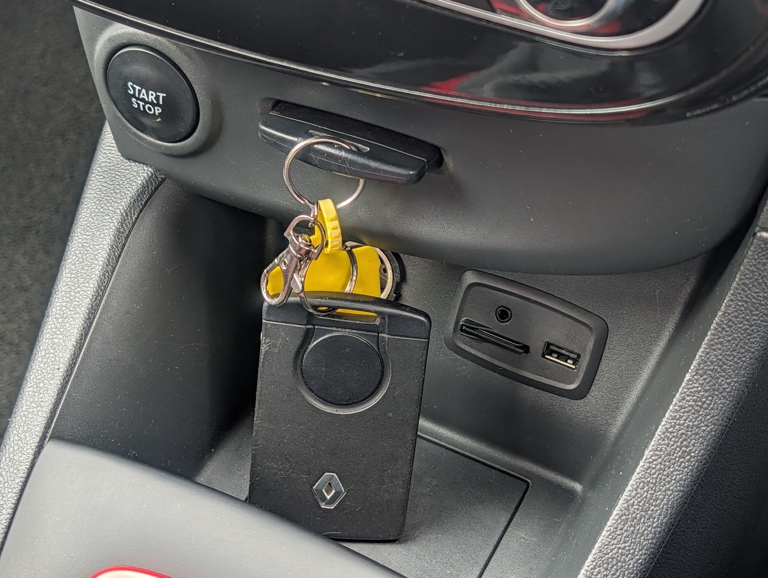 Used Renault Clio for sale - 77925305: Photo 52