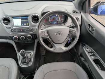 Used Hyundai i10 2018 for sale - 74920116: Photo