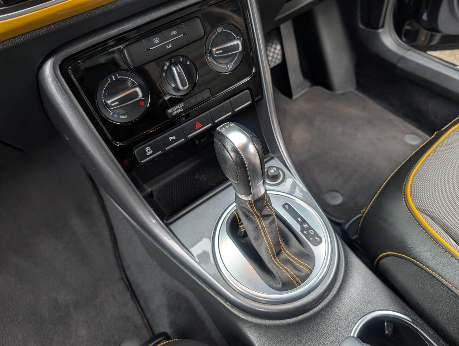 Used Volkswagen Beetle 2017 for sale - 76153173: Photo 10