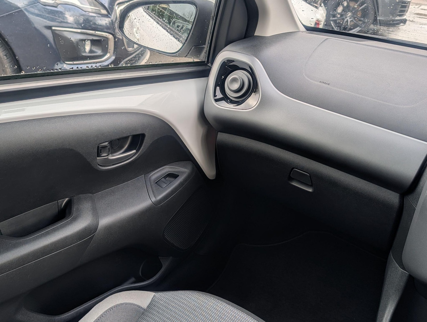 Used Toyota AYGO 2021 for sale - 76765449: Photo 25