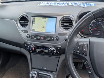 Used Hyundai i10 2018 for sale - 79026432: Photo