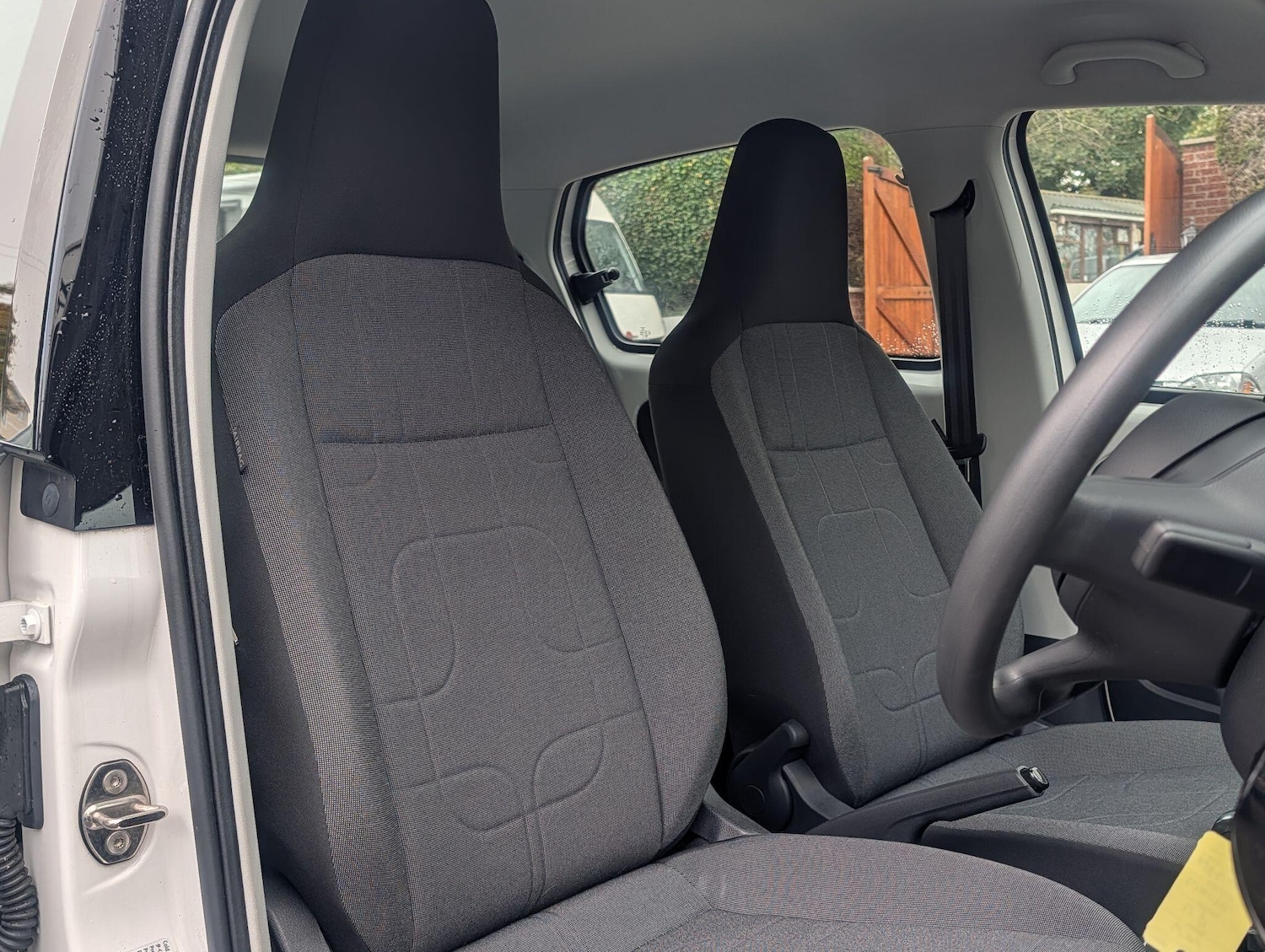 Used Volkswagen up! 2014 for sale - 76336733: Photo 35