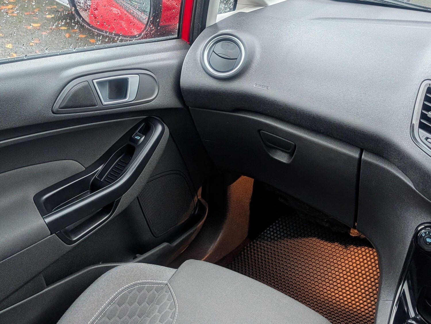 Used Ford Fiesta 2013 for sale - 76360971: Photo 27