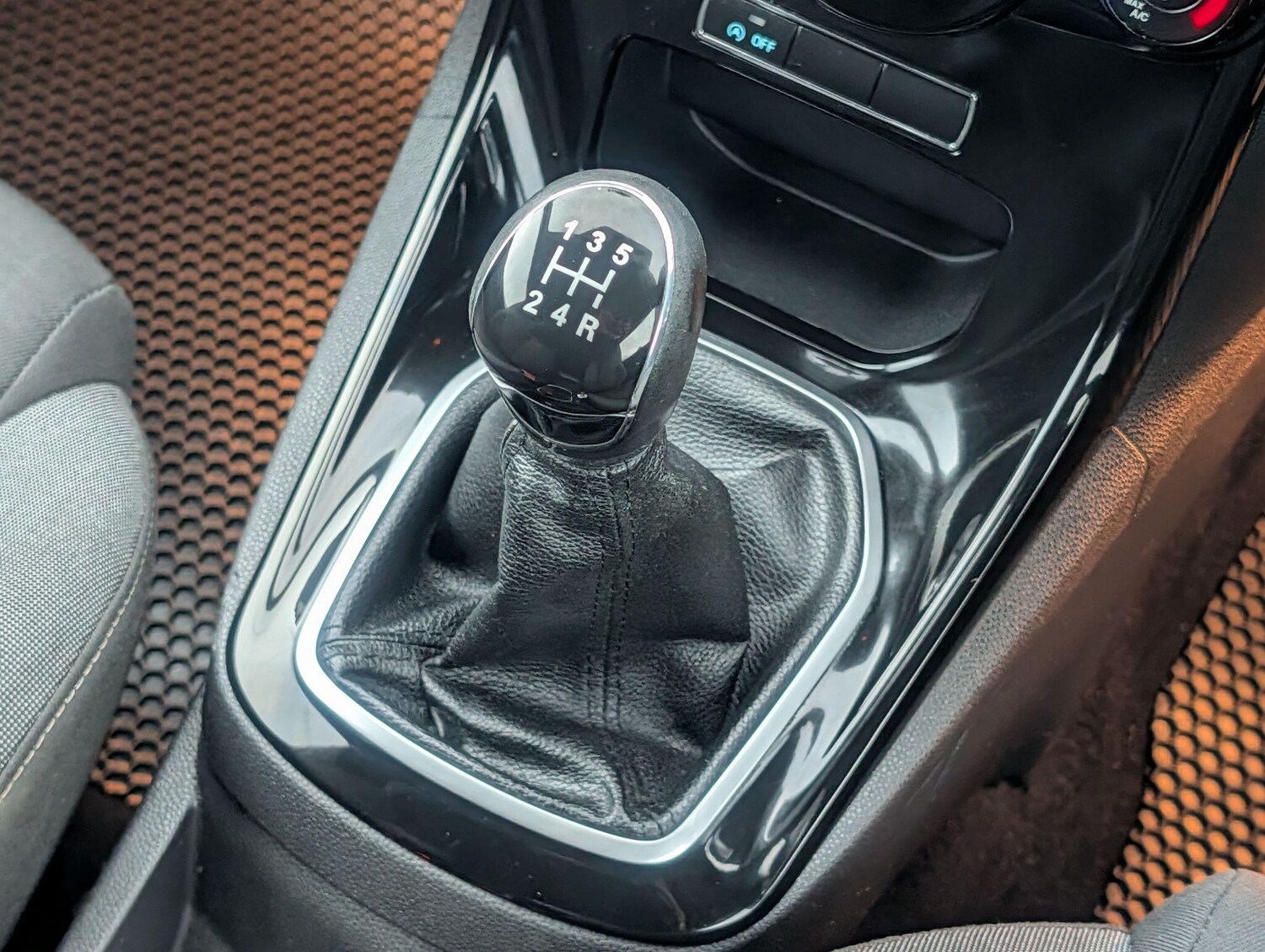 Used Ford Fiesta 2013 for sale - 76360971: Photo 32