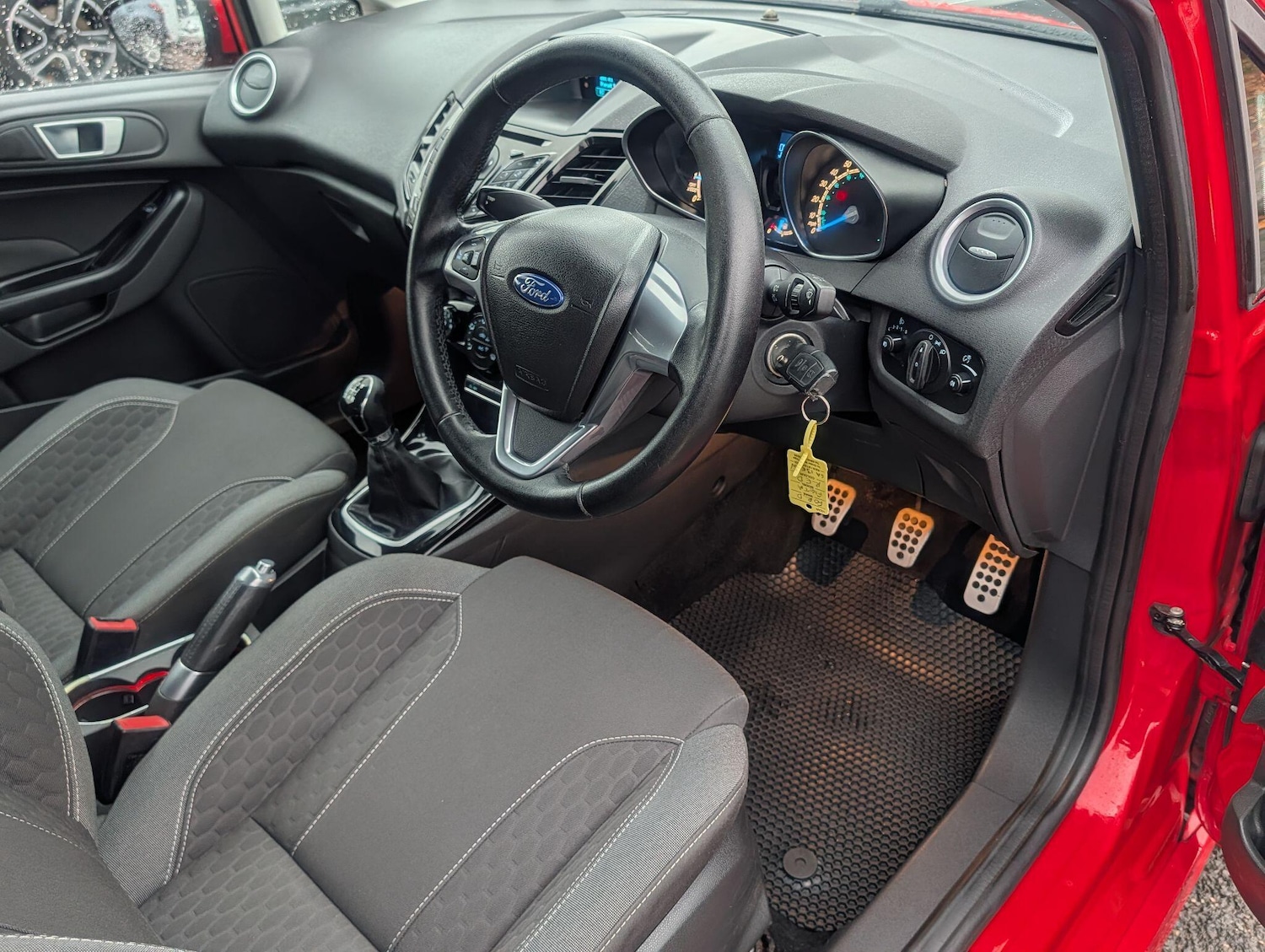 Used Ford Fiesta 2013 for sale - 76360971: Photo 44