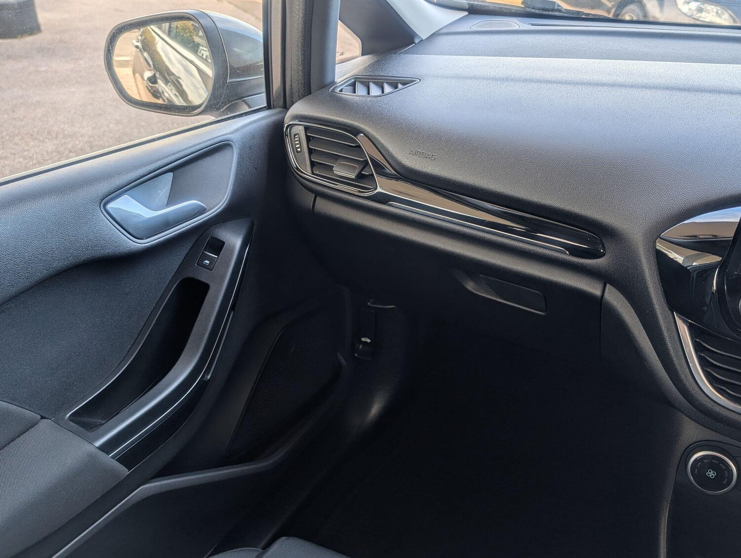 Used Ford Fiesta 2017 for sale - 76247903: Photo 27