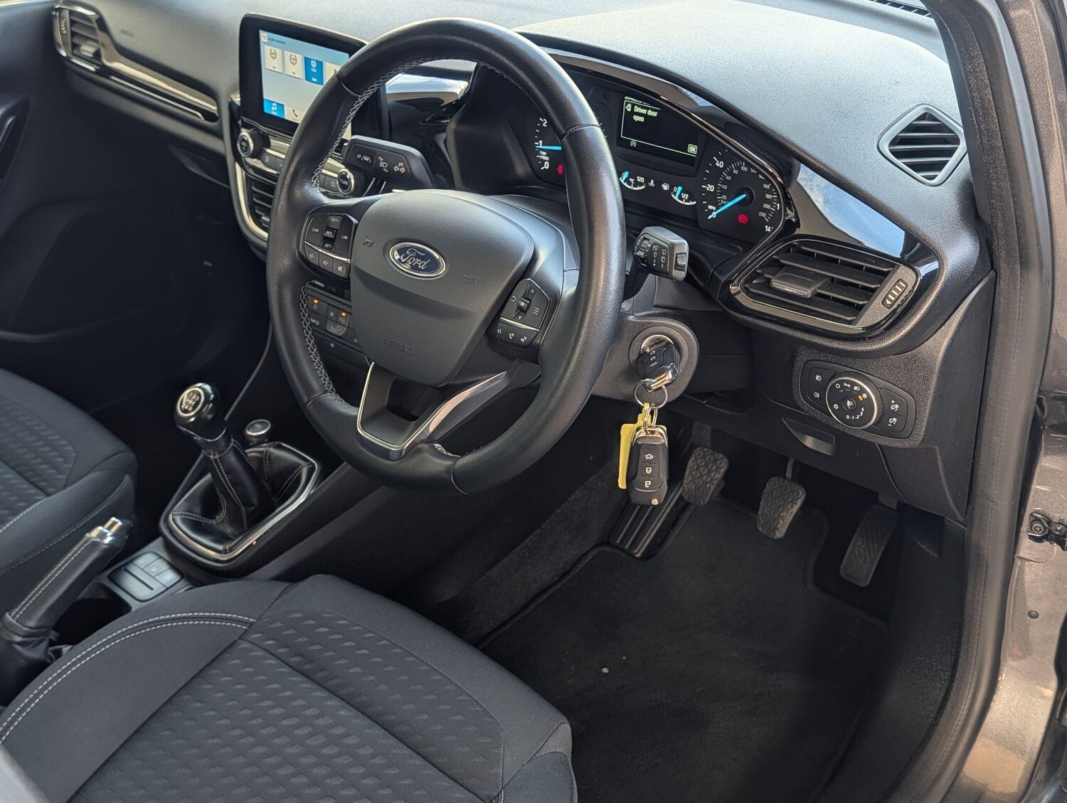 Used Ford Fiesta 2017 for sale - 76247903: Photo 40