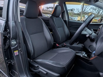 Used Toyota Yaris 2016 for sale - 77306027: Photo