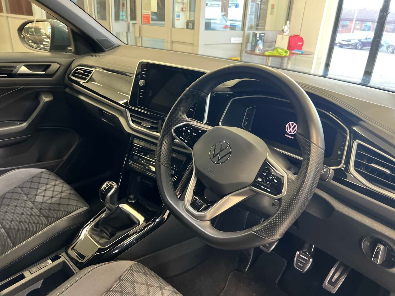 Used Volkswagen T-Roc for sale - 77429175: Photo 13