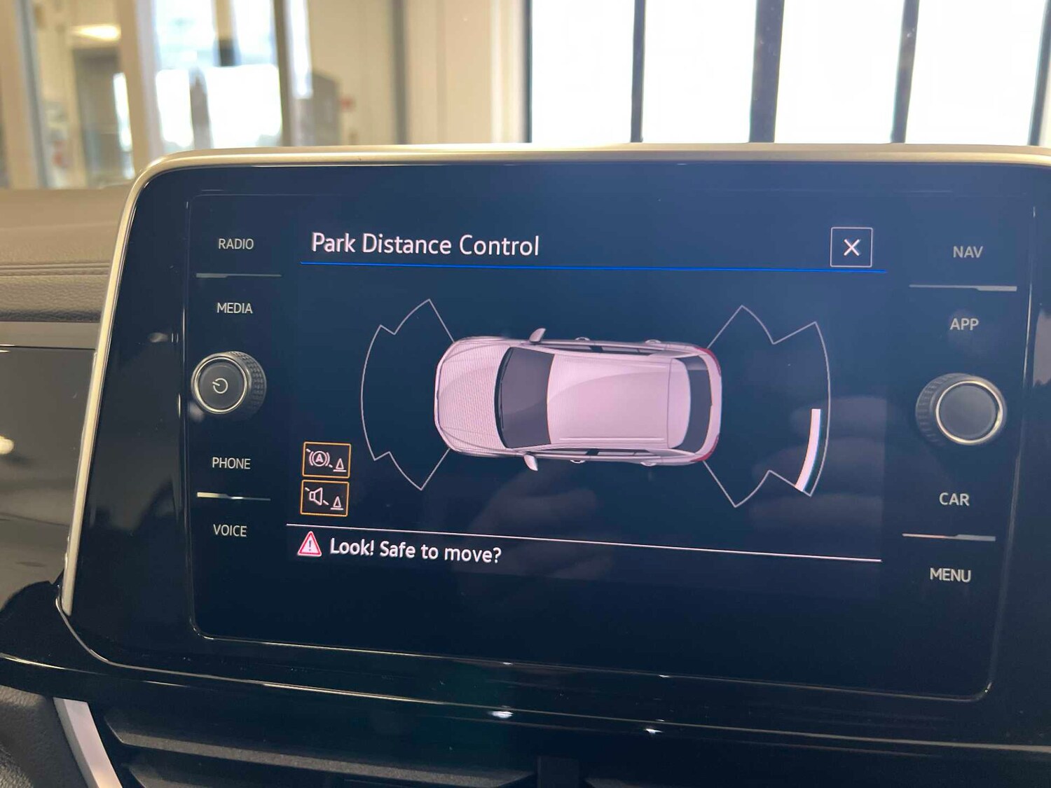 Used Volkswagen T-Roc for sale - 77429175: Photo 28