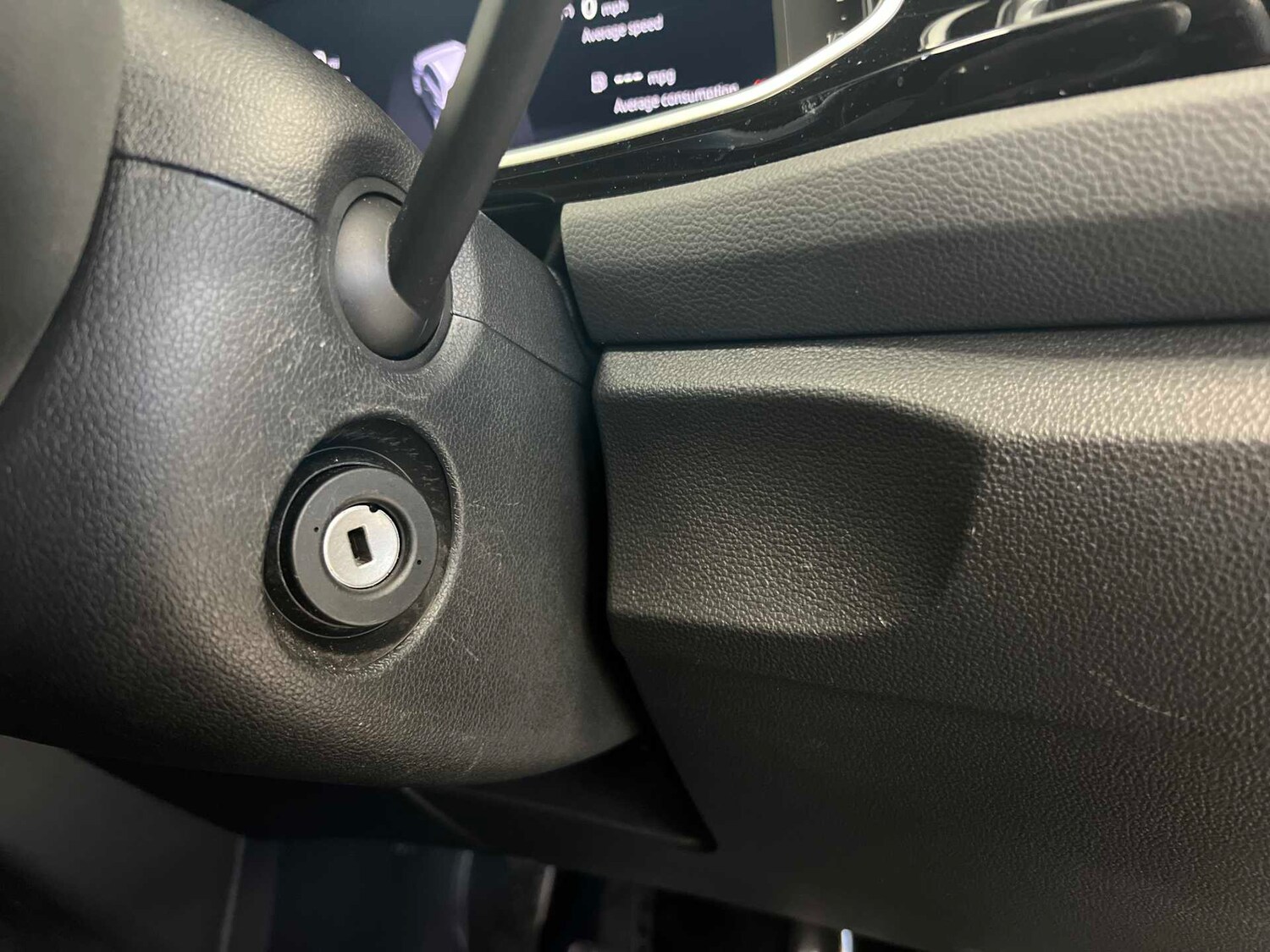 Used Volkswagen T-Roc for sale - 77429175: Photo 30