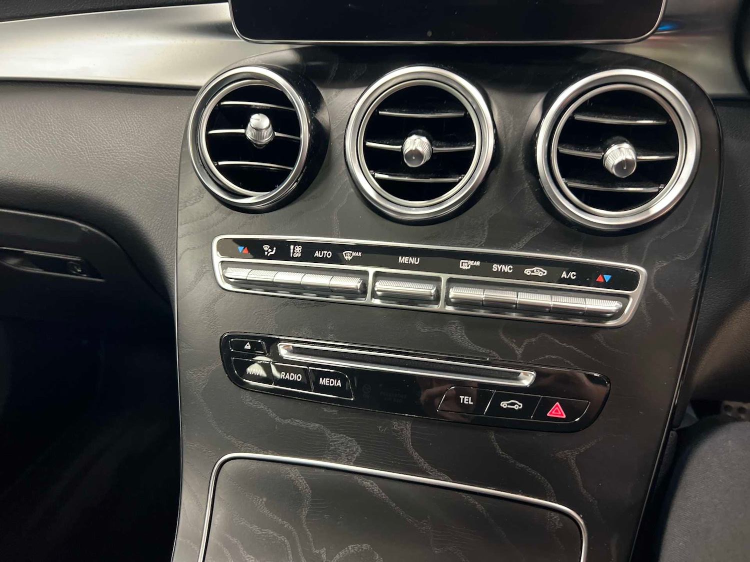 Used Mercedes-Benz GLC 2018 for sale - 76575937: Photo 17